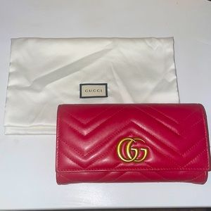 AUTHENTIC Red Leather Gucci Marmont Continental Wallet